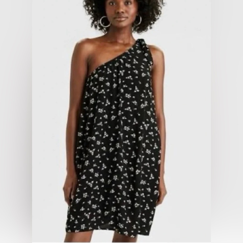 One shoulder black floral dress full skirt American Eagle
